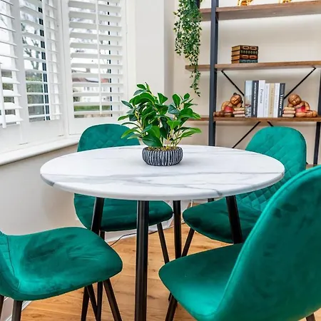 Luxury 2-bedroom House *